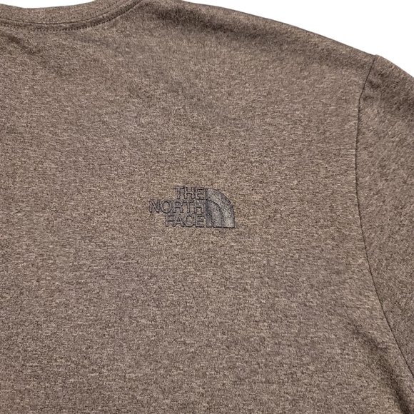 The North Face Men's T-shirt - Picture 7 of 8